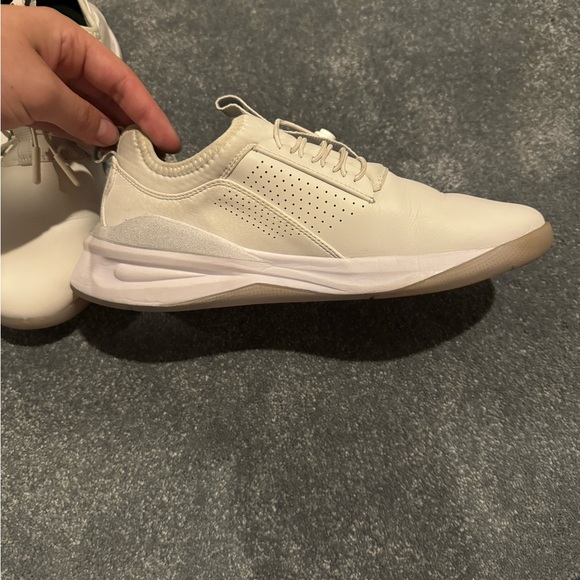 Women’s Clove - Picture 4 of 6